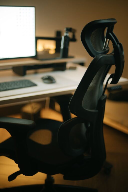 Tips for Choosing a Comfortable Desk Chair for Your Home Office